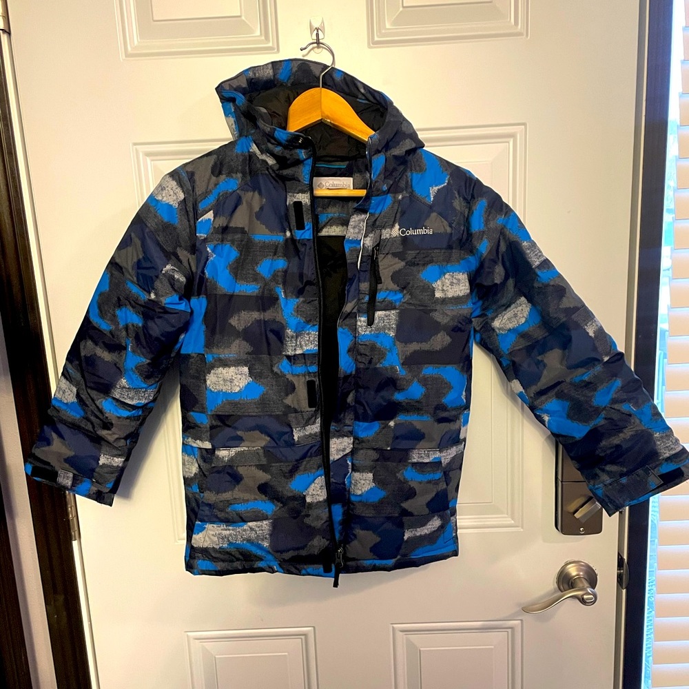 Boys Columbia winter coat size medium, blue black and gray.